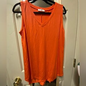 New sleeveless orange shirt - XL